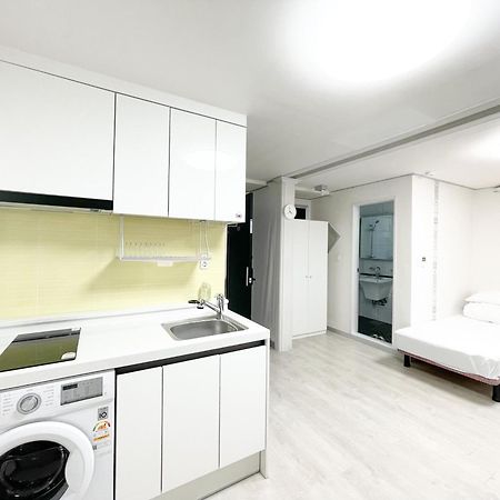 W Premium Guesthouse Incheon Airport Extérieur photo