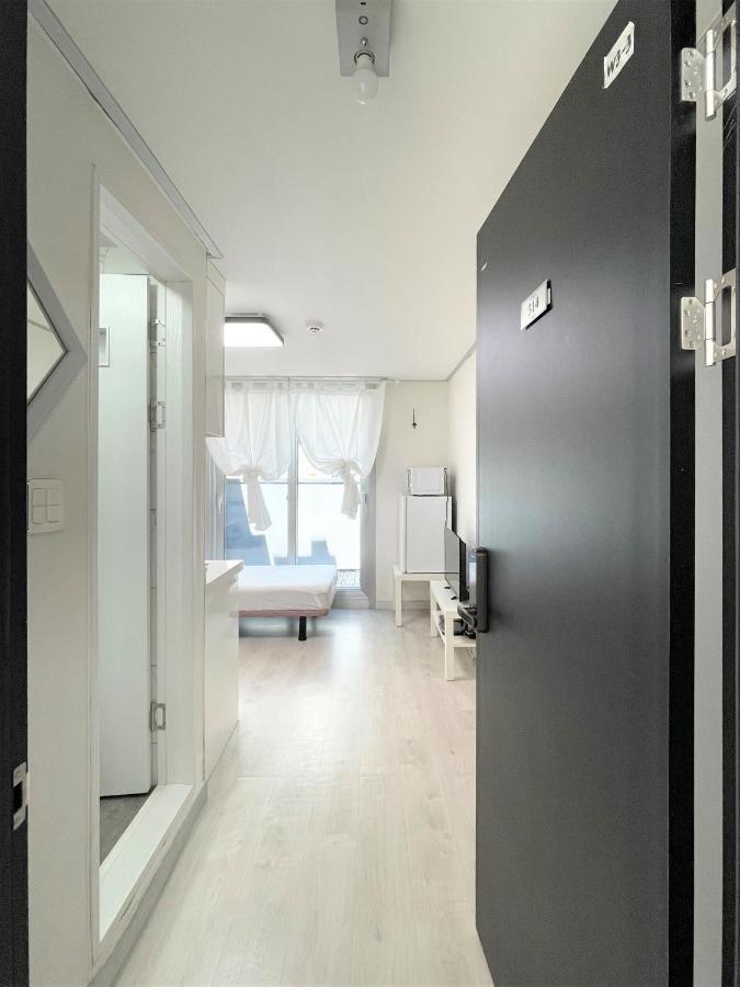 W Premium Guesthouse Incheon Airport Extérieur photo