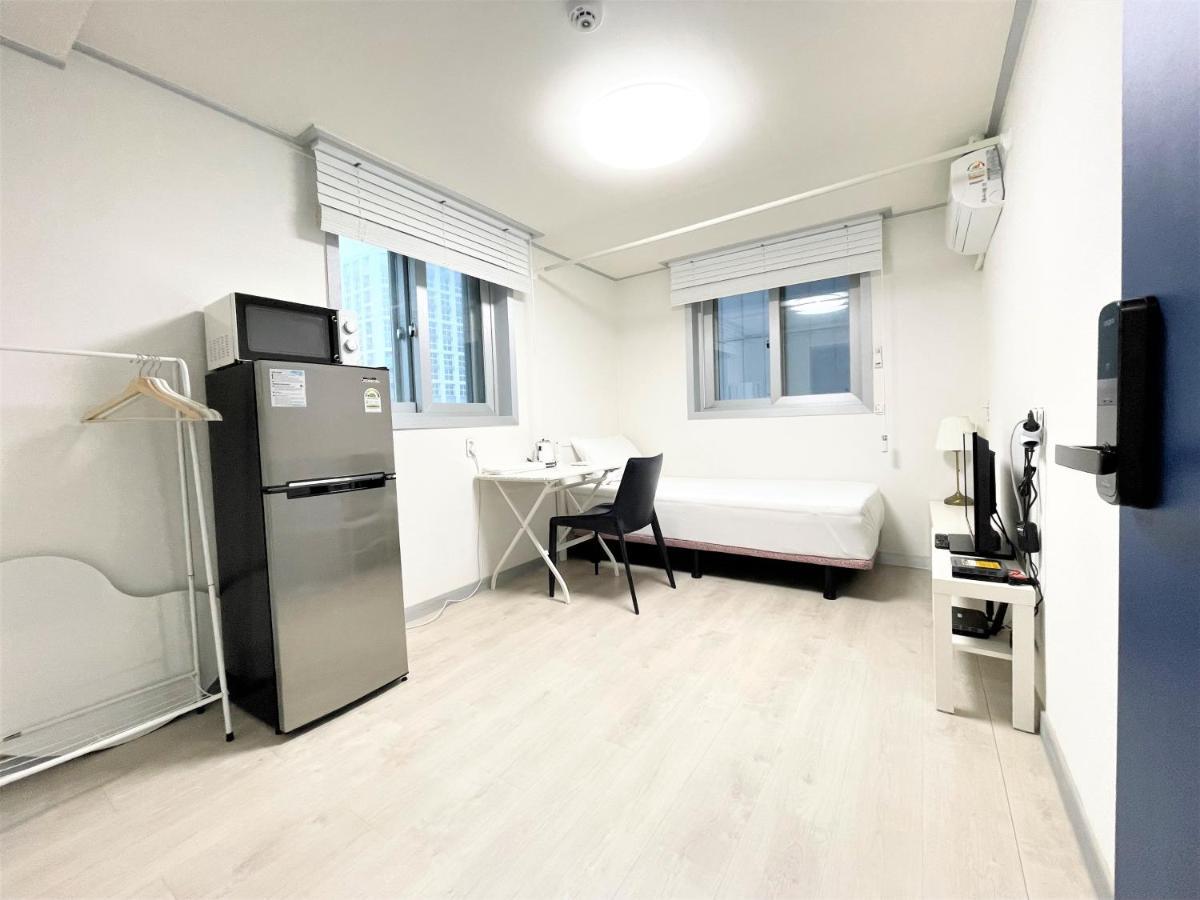 W Premium Guesthouse Incheon Airport Extérieur photo