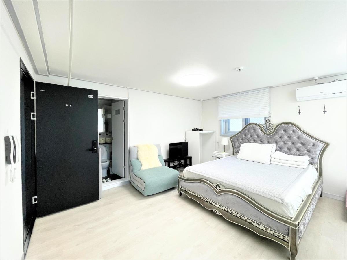 W Premium Guesthouse Incheon Airport Extérieur photo