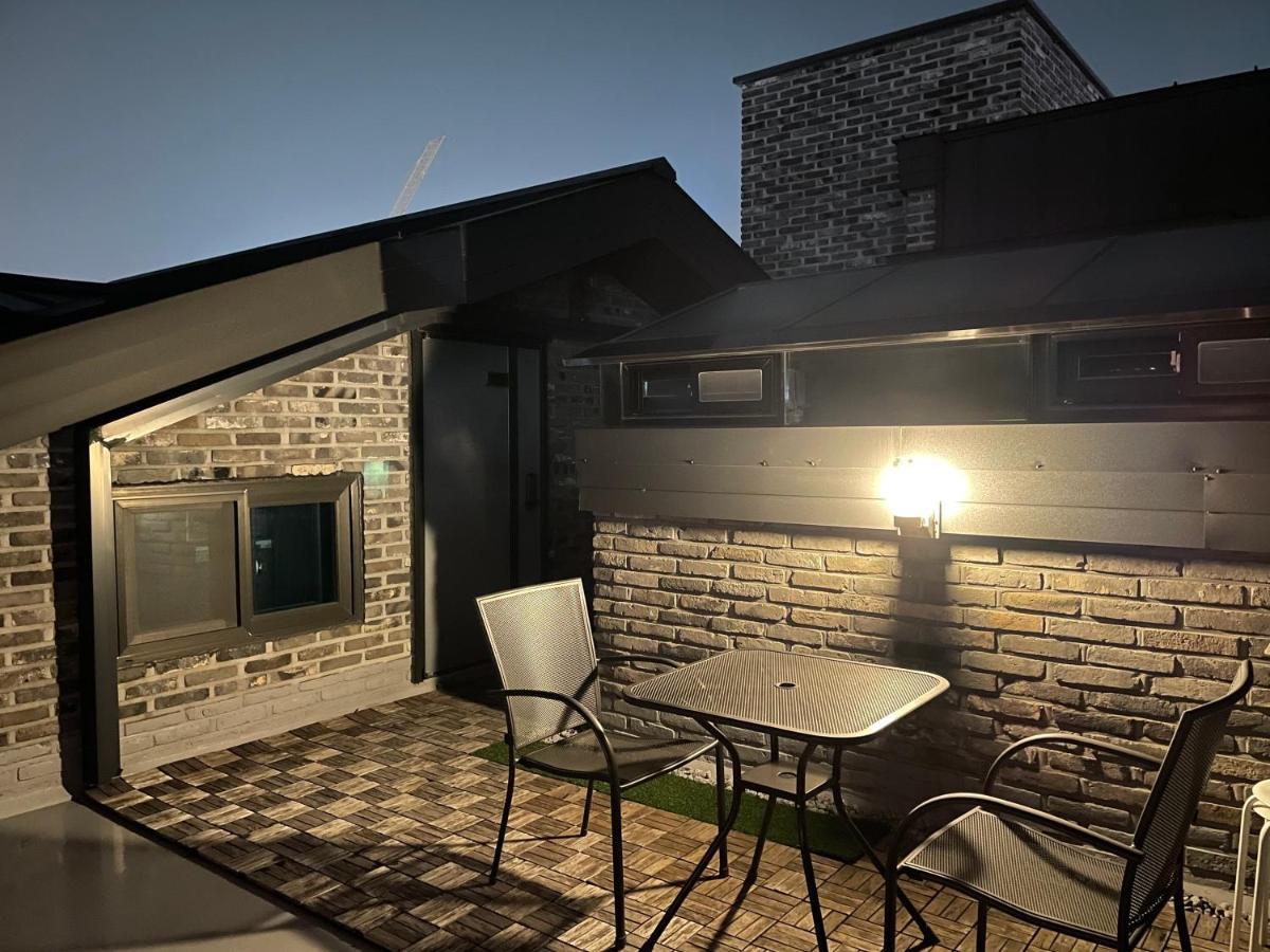 W Premium Guesthouse Incheon Airport Extérieur photo