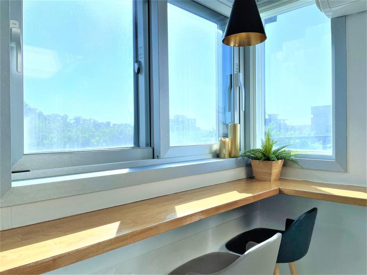 W Premium Guesthouse Incheon Airport Extérieur photo