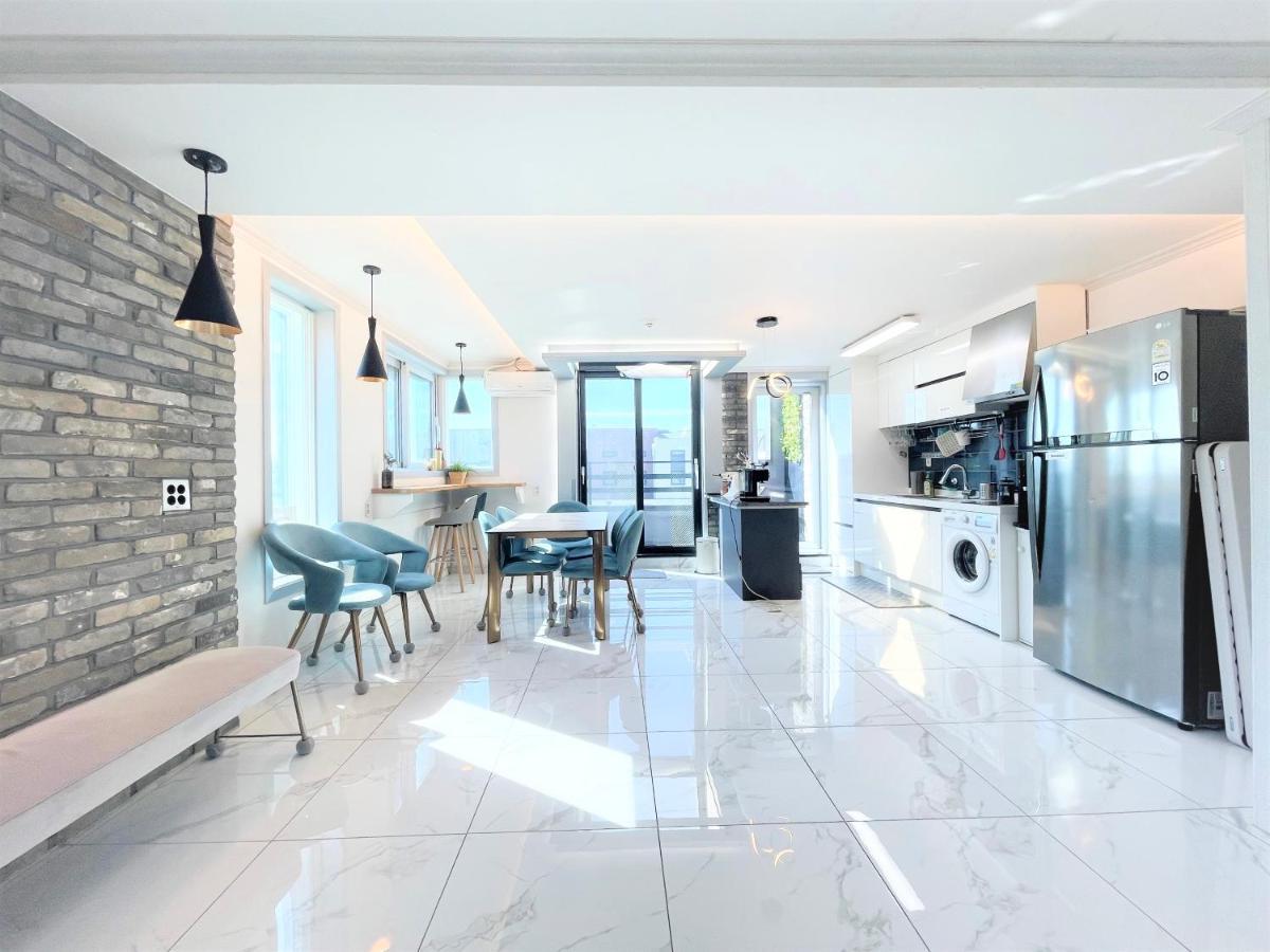 W Premium Guesthouse Incheon Airport Extérieur photo