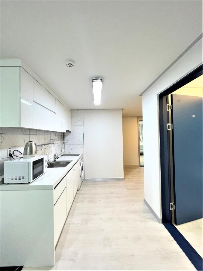W Premium Guesthouse Incheon Airport Extérieur photo