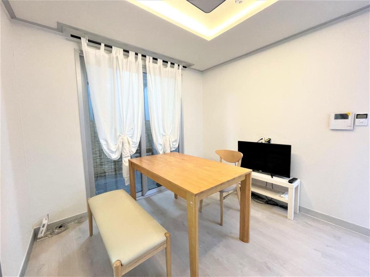W Premium Guesthouse Incheon Airport Extérieur photo