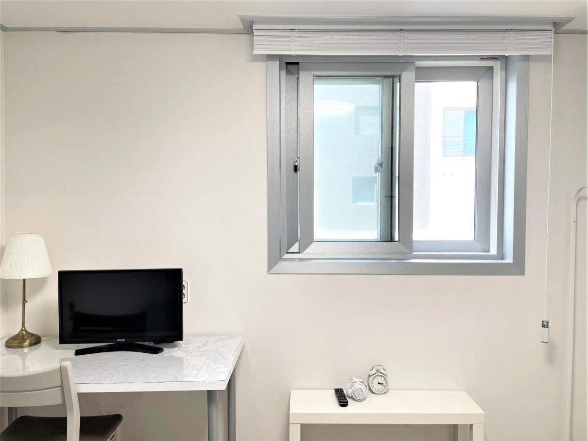 W Premium Guesthouse Incheon Airport Extérieur photo