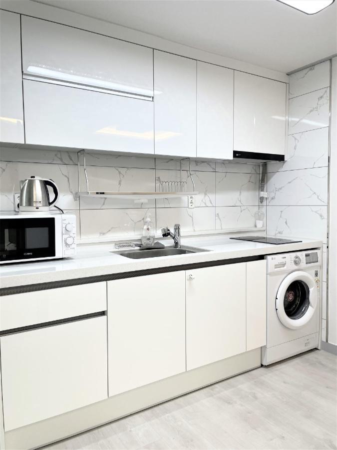 W Premium Guesthouse Incheon Airport Extérieur photo