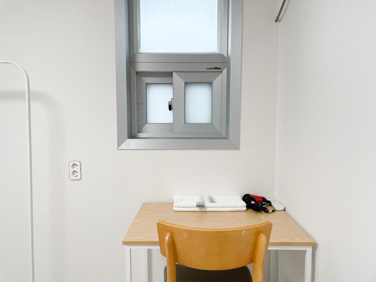 W Premium Guesthouse Incheon Airport Extérieur photo