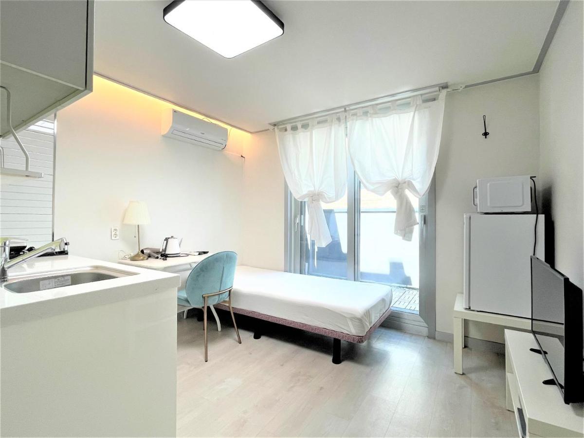 W Premium Guesthouse Incheon Airport Extérieur photo