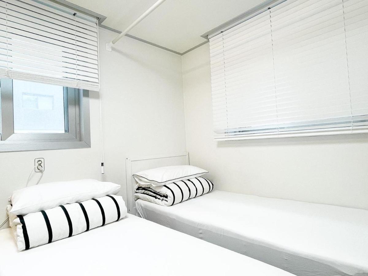 W Premium Guesthouse Incheon Airport Extérieur photo