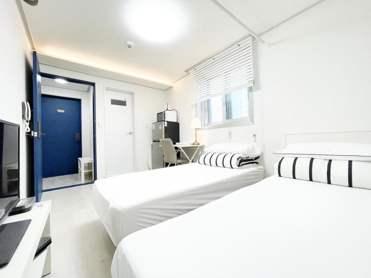 W Premium Guesthouse Incheon Airport Extérieur photo