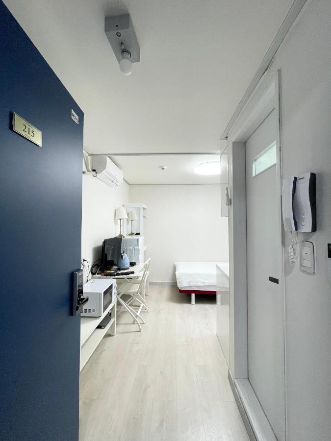 W Premium Guesthouse Incheon Airport Extérieur photo