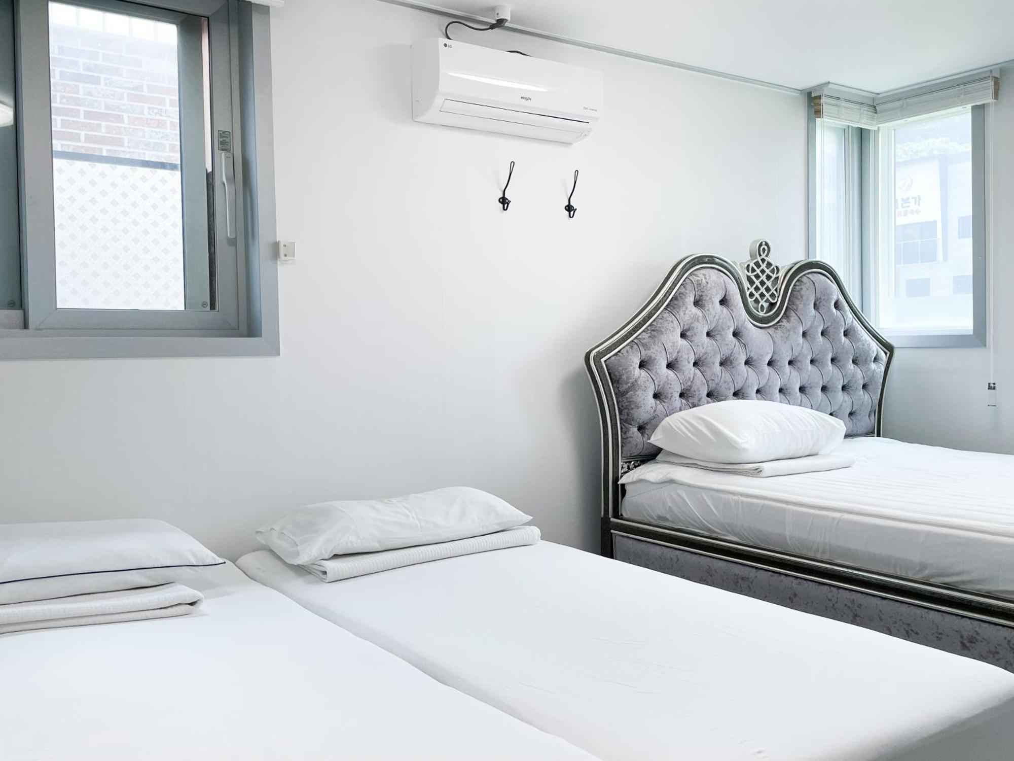 W Premium Guesthouse Incheon Airport Extérieur photo